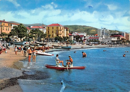 Cartolina Arma di Taggia spiaggia pattino (Imperia)