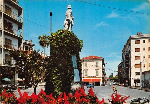 Cartolina Arma di Taggia Via Boselli Monumento ai Caduti