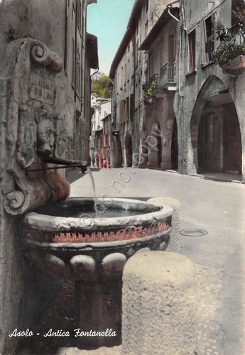 Cartolina Asolo Antica fontanella scorcio via del paese 1965 (Treviso)