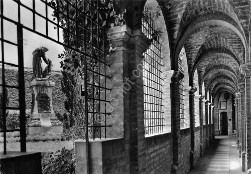 Cartolina Assisi S. M. degli Angeli roseto con monumento a …