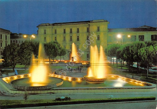 Cartolina Avellino Piazza Libertà notturno