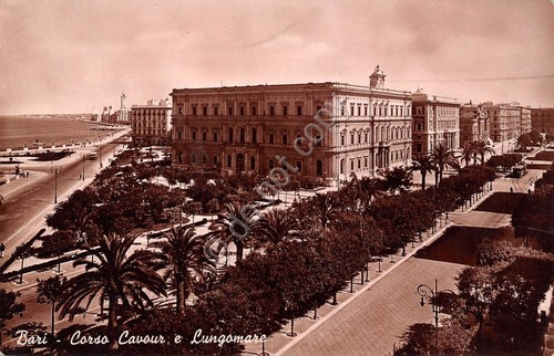 Cartolina Bari Corso Cavour e lungomare 1947