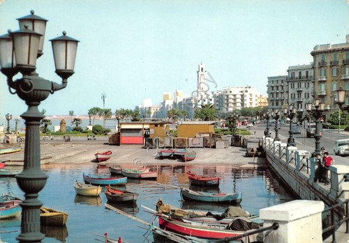 Cartolina Bari lungomare barche