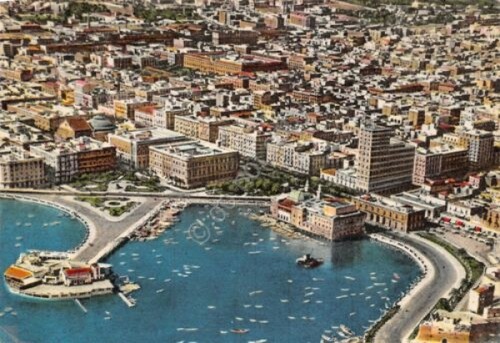 Cartolina Bari panorama aerea