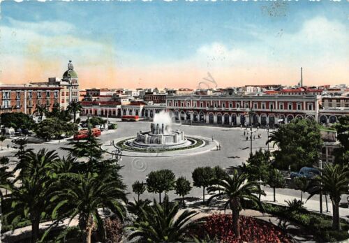 Cartolina Bari Piazza Roma e stazione 1955