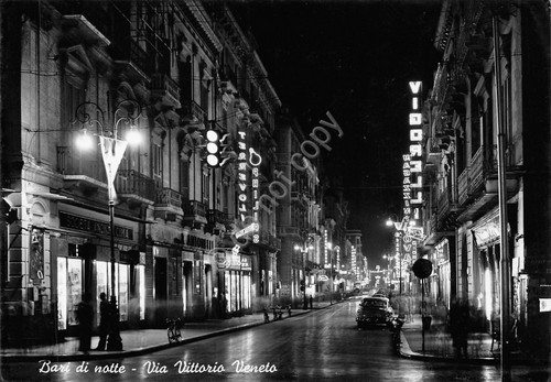 Cartolina Bari Via Vittorio Veneto Notturno 1959