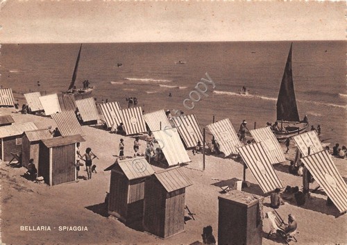Cartolina Bellaria spiaggia ombrelloni a tenda NVG (Rimini)