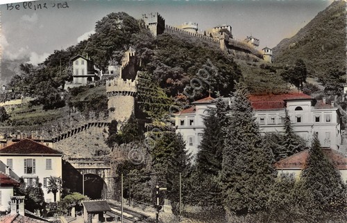 Cartolina Bellinzona Istituto S. Maria e castello di Svitto