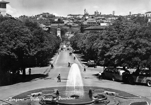 Cartolina Bergamo Viale Roma e panorama animata 1953