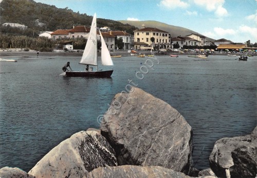 Cartolina Bocca di Magra Panorama parziale barca a vela