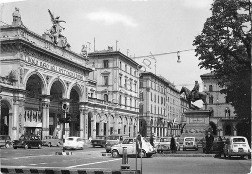 Cartolina Bologna Piazza Garibaldi anni '50