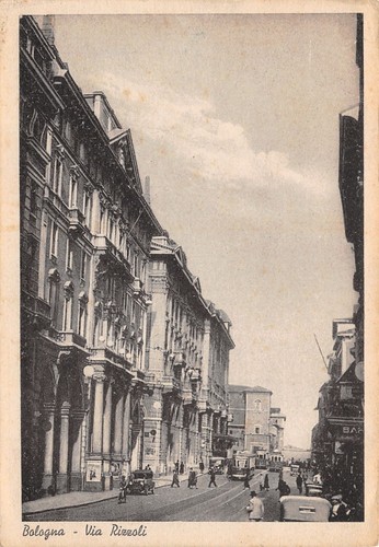 Cartolina Bologna Via Rizzoli animata auto d'epoca anni '40