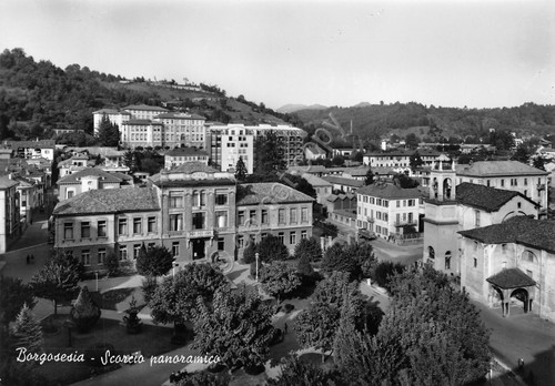 Cartolina Borgosesia panorama parziale strade e case