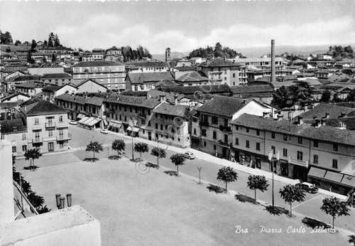 Cartolina Bra - Piazza Carlo Alberto (Cuneo)