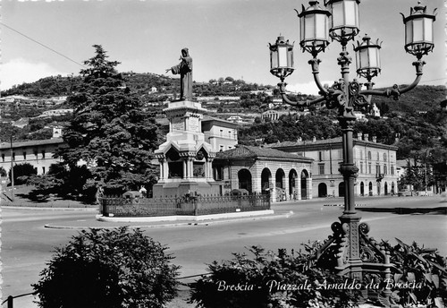 Cartolina Brescia Piazzale Arnaldo da Brescia