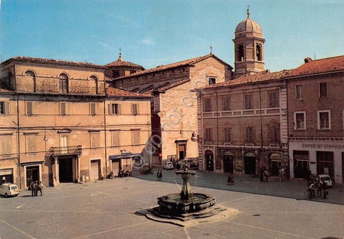 Cartolina Cagli Piazza Matteotti e Duomo