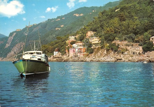 Cartolina Camogli Punta Chiappa dal mare barca