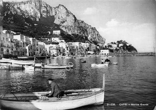 Cartolina Capri Marina Grande Barche pescatore 1953