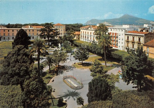 Cartolina Caserta Piazza Vanvitelli dall'alto case edifici giardini anni '80