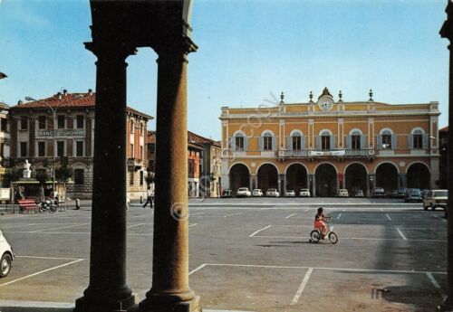 Cartolina Castel San Giovanni Piazza XX Settembre animata