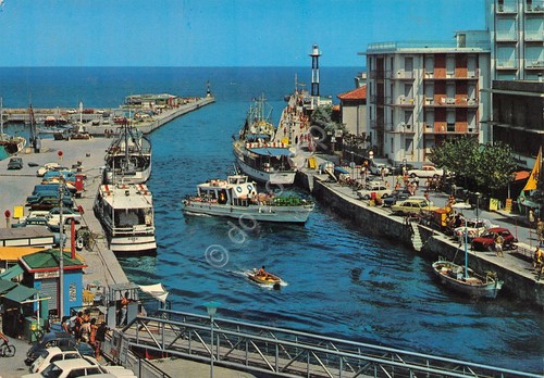 Cartolina Cattolica porto canale barche case anni '80