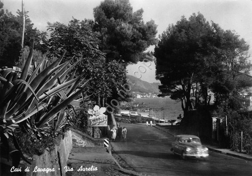 Cartolina Cavi di Lavagna Via Aurelia auto d'epoca