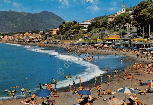 Cartolina Cavi La spiaggia animata