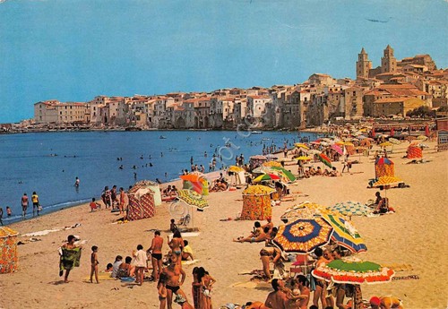 Cartolina Cefalù spiaggia animata