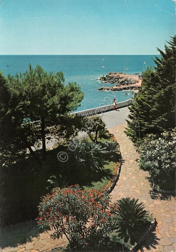 Cartolina Celle Ligure panorama parziale grinza in alto (Savona)