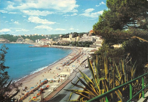 Cartolina Celle Ligure scorcio panoramico spiaggia piccole grinze (Savona)