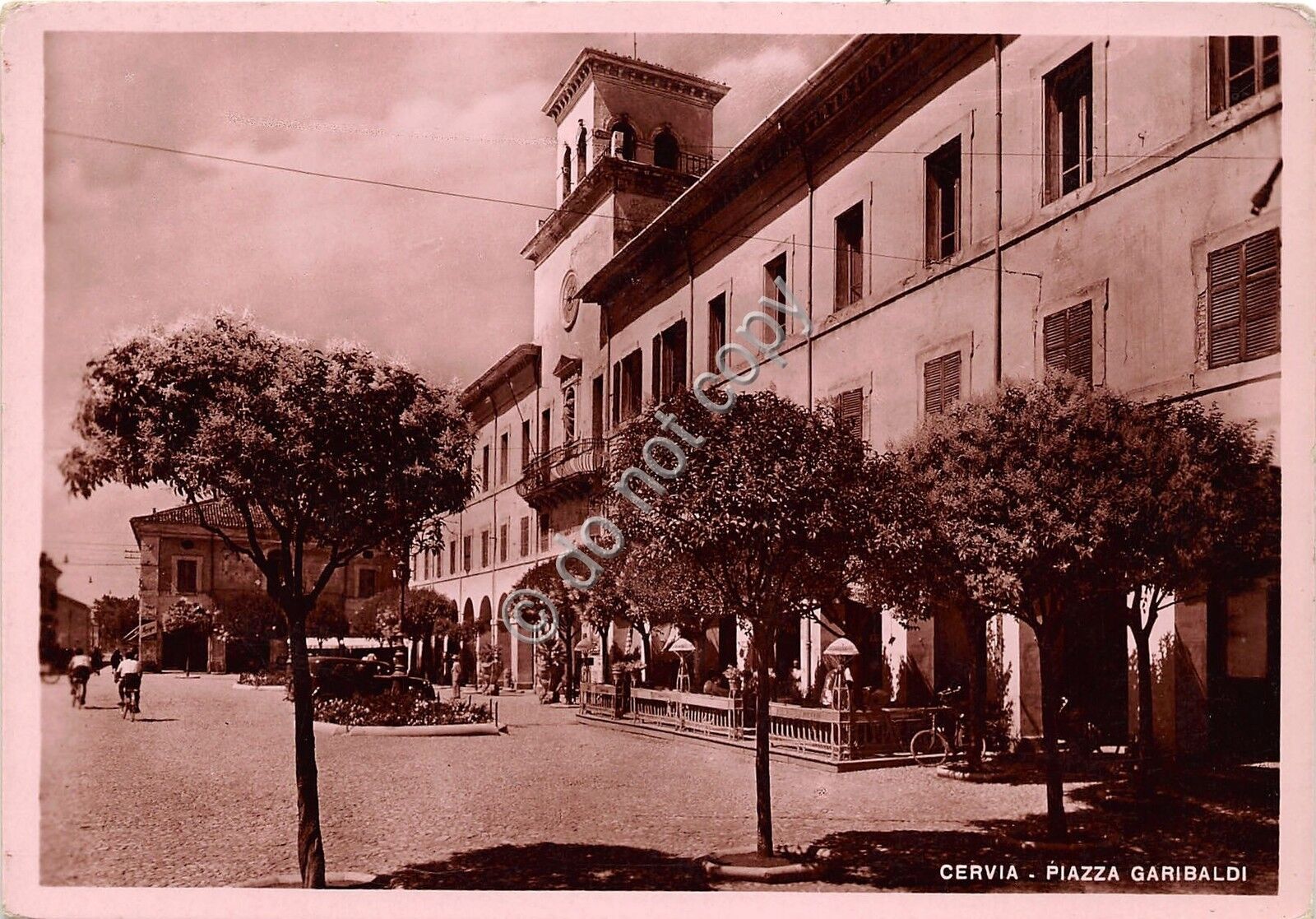 Cartolina Cervia - Piazza Garibaldi - animata - 1950 (Ravenna)