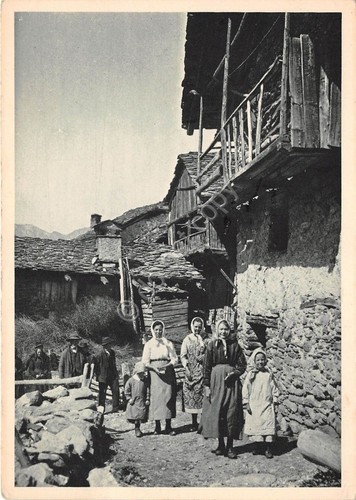 Cartolina Chamois Ritorno dalla Messa Animata anni '40 NVG (Aosta)