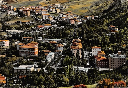 Cartolina Chianciano Terme panorama case colorata 1957 grinza