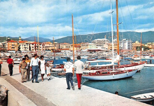 Cartolina Chiavari Porto nuovo barche 1972 (Genova)