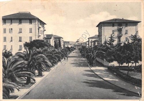 Cartolina Chiavari Via Atala anni '40 danneggiata