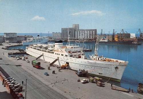 Cartolina Civitavecchia Imbarco nave al porto anni '80