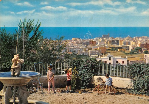 Cartolina Civitavecchia panorama da giardino bambini animata anni '80