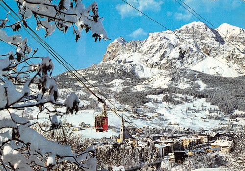 Cartolina Cortina paese funivia verso le Tofane 1974