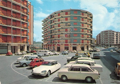 Cartolina Cosenza Piazza Zumbini 1978 Citroen DS auto d'epoca