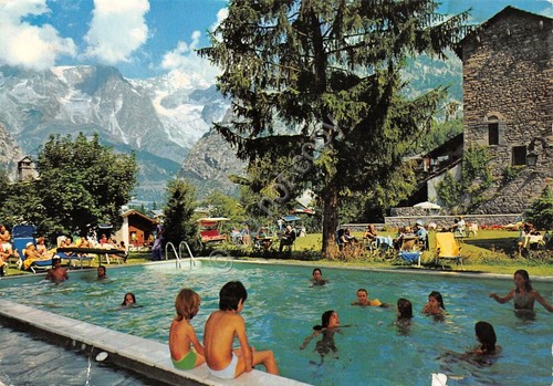 Cartolina Courmayeur Hotel Royal Piscina 1976 (Aosta)