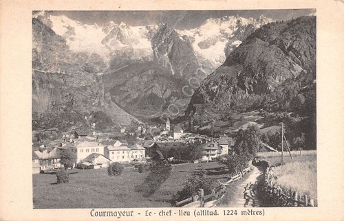 Cartolina Courmayeur panorama paese anni '30