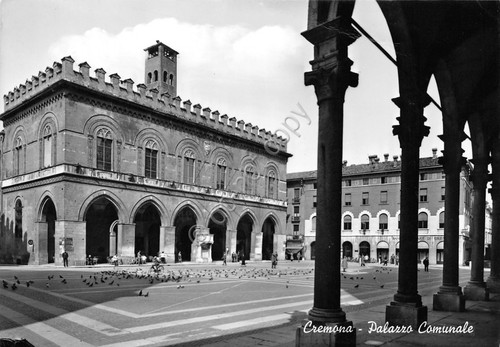 Cartolina Cremona Palazzo Comunale 1964 grinza