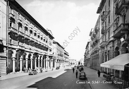 Cartolina Cuneo Corso Nizza animata auto d'epoca anni '50