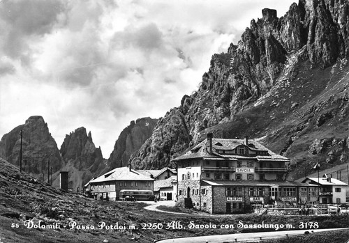 Cartolina Dolomiti Passo Pordoi Albergo Savoia con Sassolungo Timbro Albergo