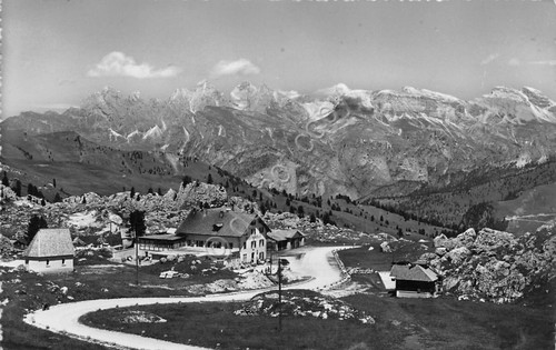 Cartolina Dolomiti Rifugio Passo Sella 1956