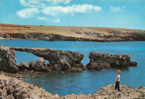 Cartolina Favignana scogliera con bambino 1987