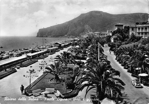 Cartolina Finale Ligure Il viale e i giardini 1958 (Savona)