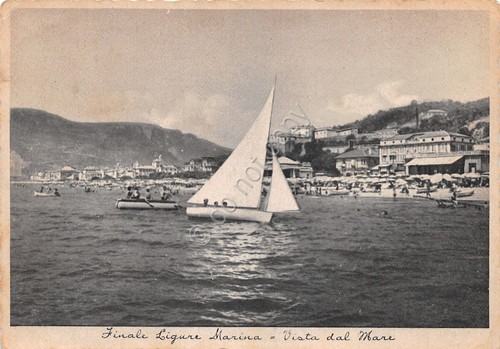 Cartolina Finale Ligure Marina vista dal mare spiaggia barca a …