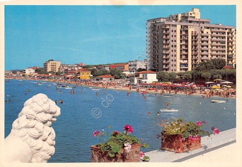 Cartolina Follonica vista alberghi e case da terrazza anni '80