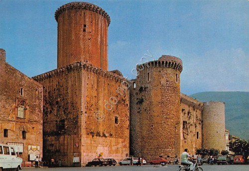 Cartolina Fondi Piazza Libertà Torrione Castello animata auto anni '80